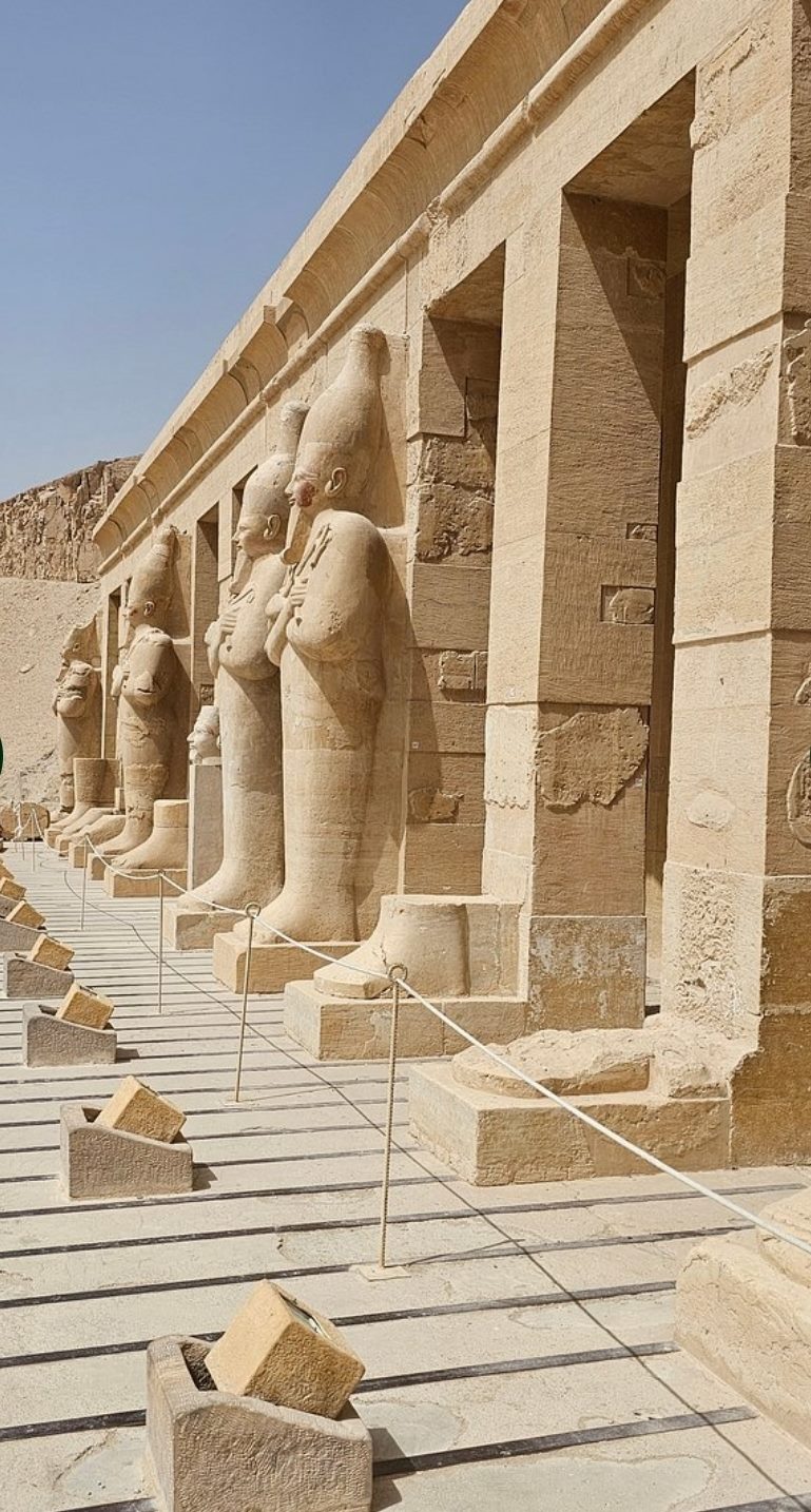 Luxor Tempel und Saeulen