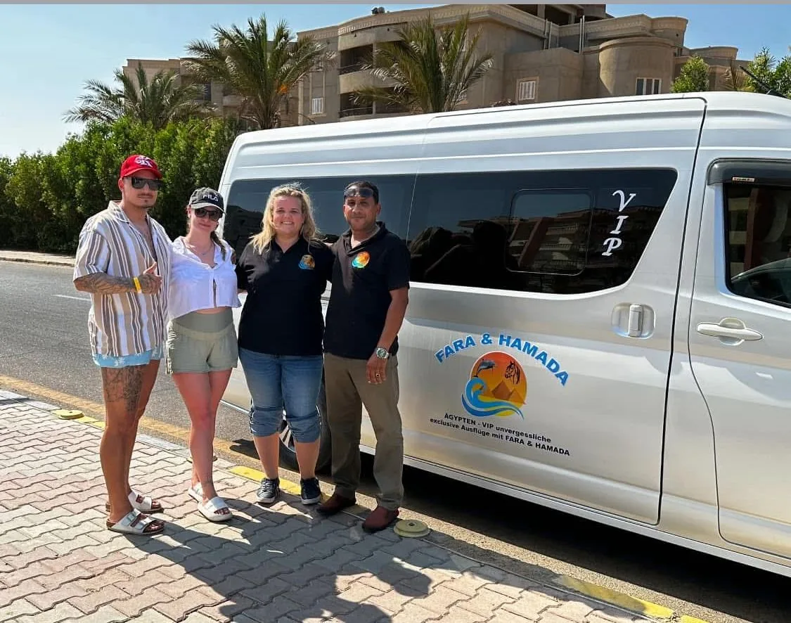 Privater Taxi Transfer in Ägypten mit Fara & Hamada